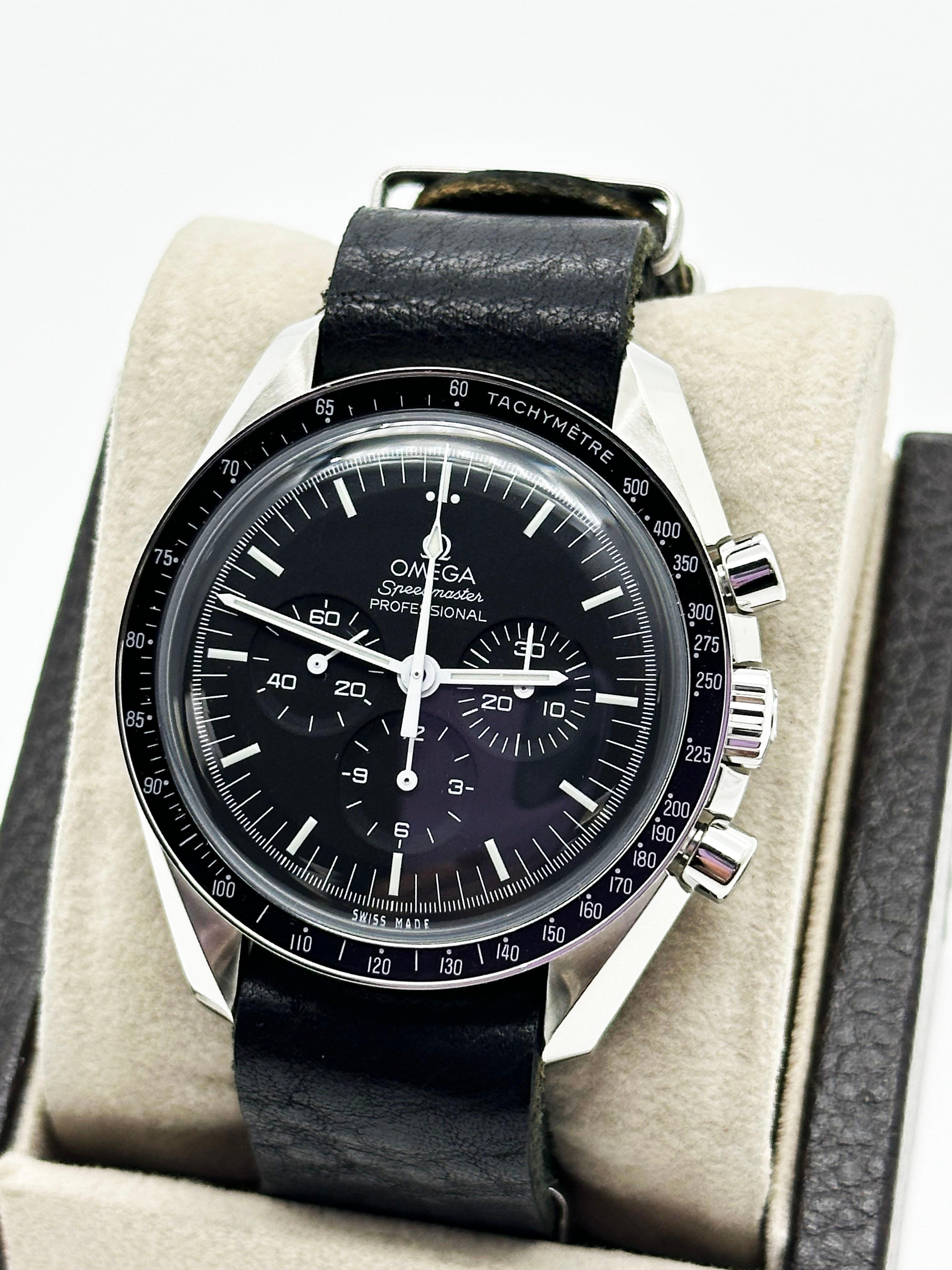 IWC Style Speedmaster Moonwatch 215 Black Dial / Steel detail 3