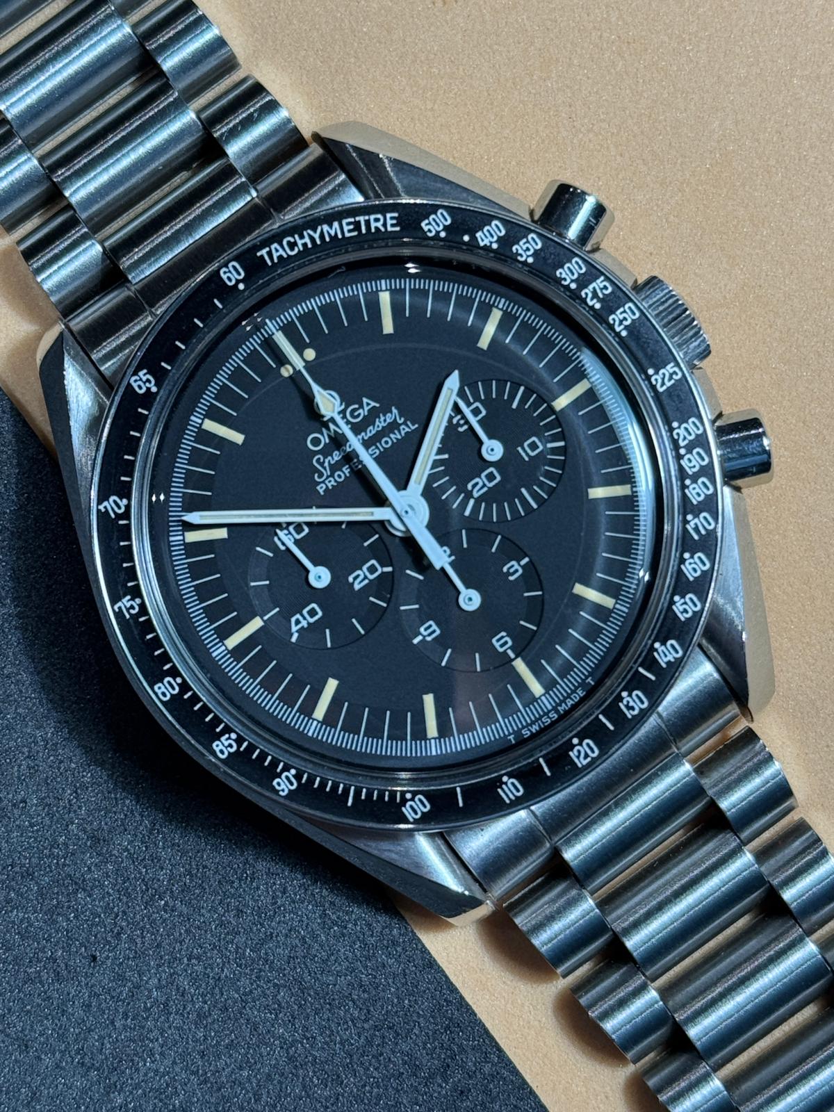 IWC Style Speedmaster Moonwatch 215 Black Dial / Steel detail 4