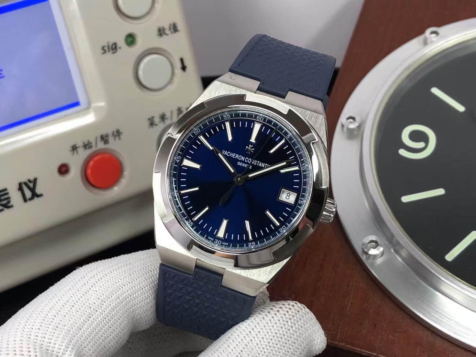 Vacheron Style Overseas 4500V Blue Blue detail 2