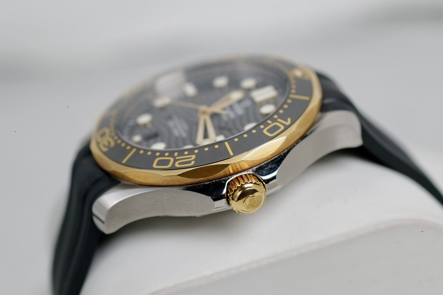 Tag Heuer Style Seamaster 300 227 Two-Tone Gold detail 2