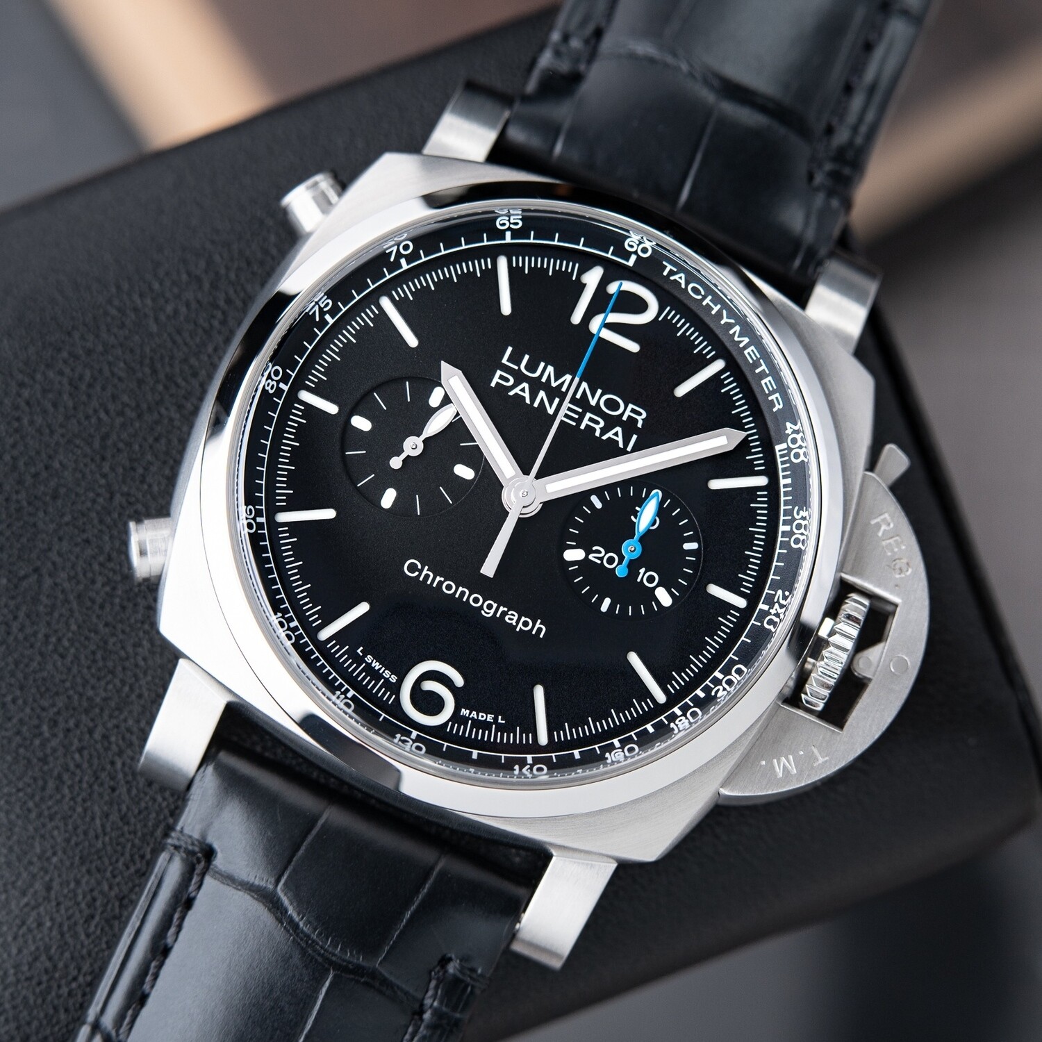 Panerai Style Carrera Chrono 232 Black Dial / Steel detail 4