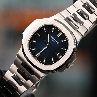 Rolex Style Nautilus 5711 238 Two-Tone Gold detail 4